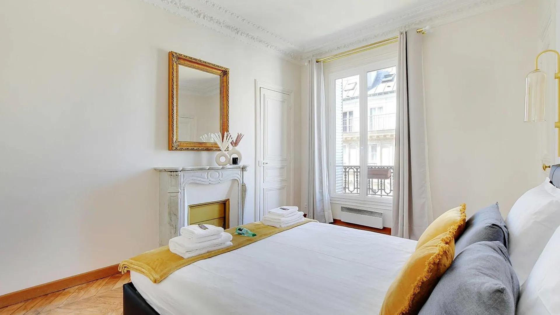 Typical Art Deco Apartment - Le Marais Parijs Frankrijk