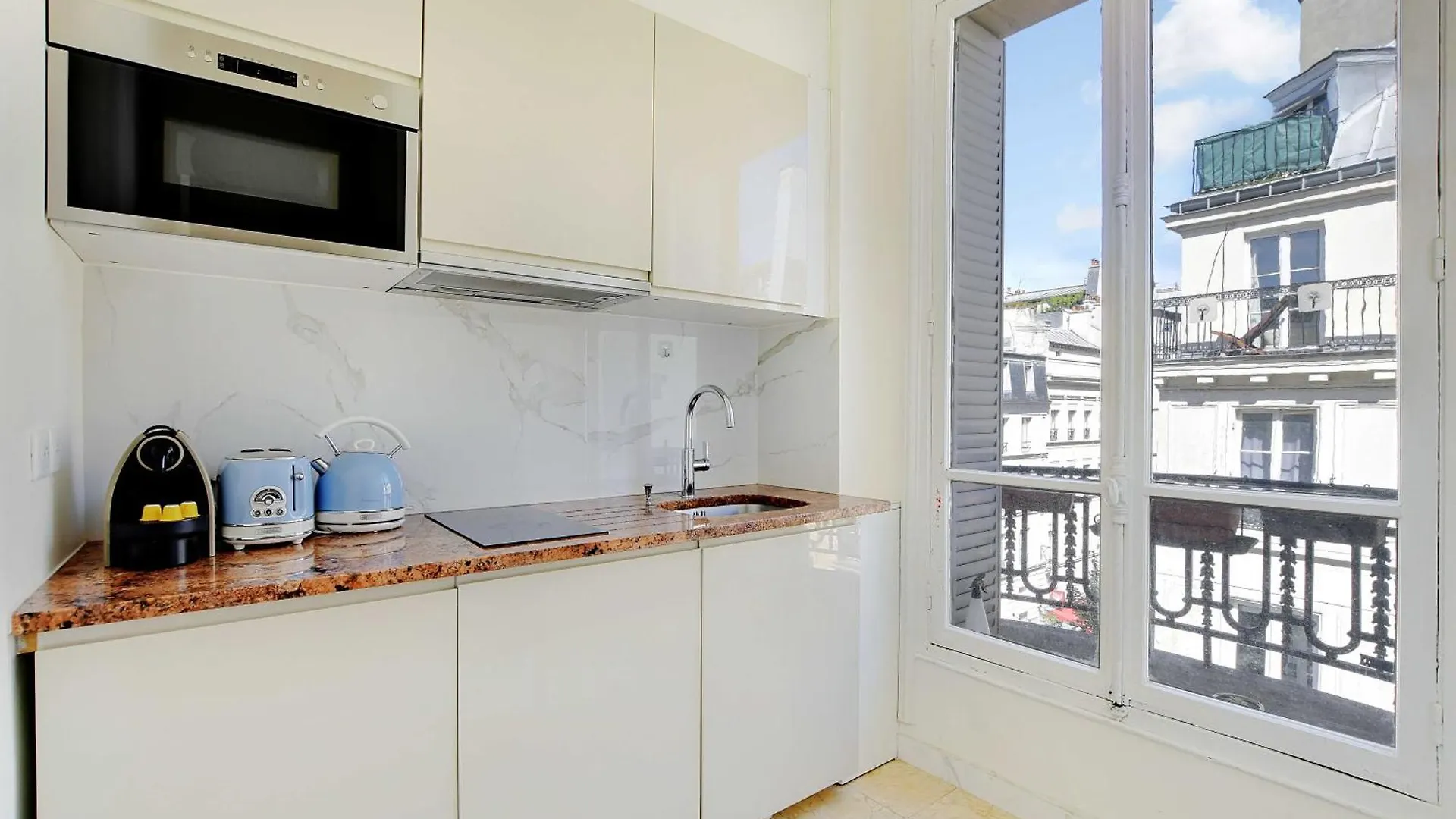 Typical Art Deco Apartment - Le Marais Paris